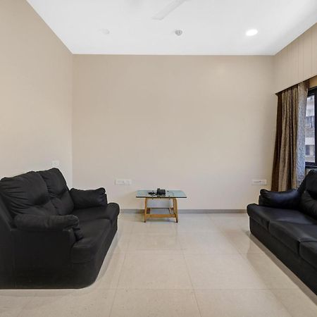 Clubhouse Hotel Raajpath Вадодара Екстер'єр фото