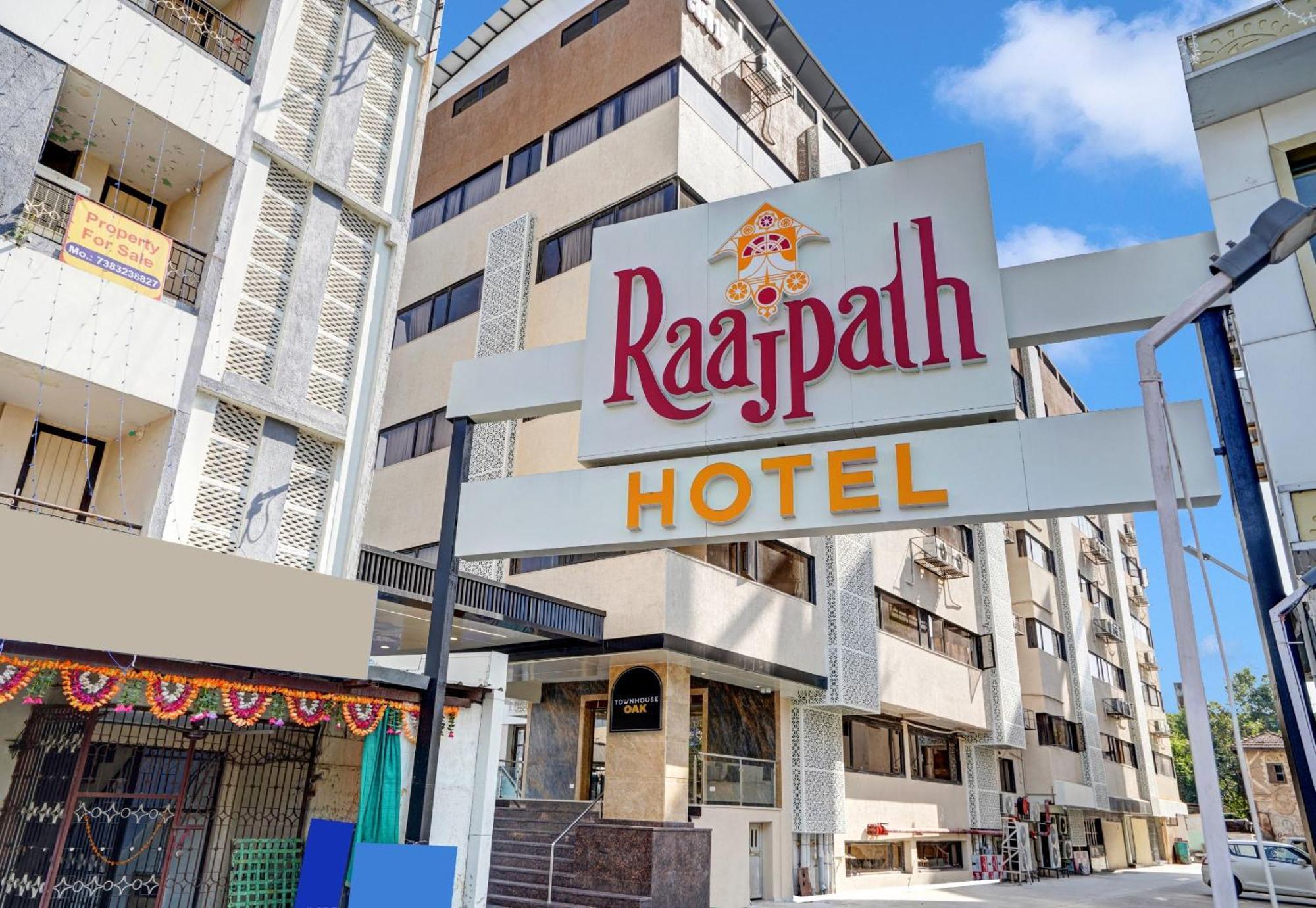 Clubhouse Hotel Raajpath Вадодара Екстер'єр фото