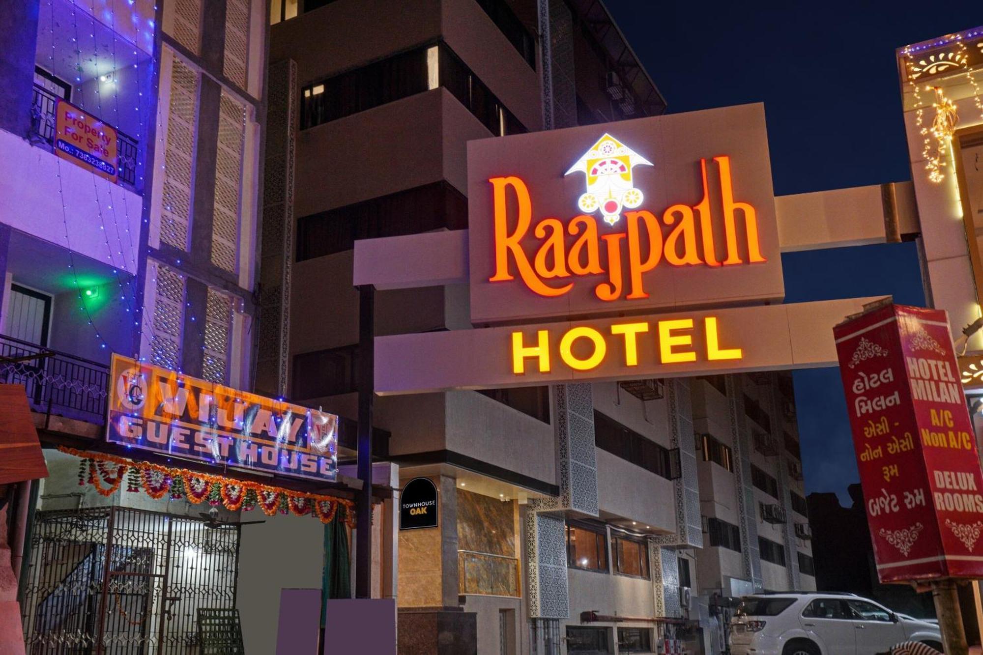 Clubhouse Hotel Raajpath Вадодара Екстер'єр фото