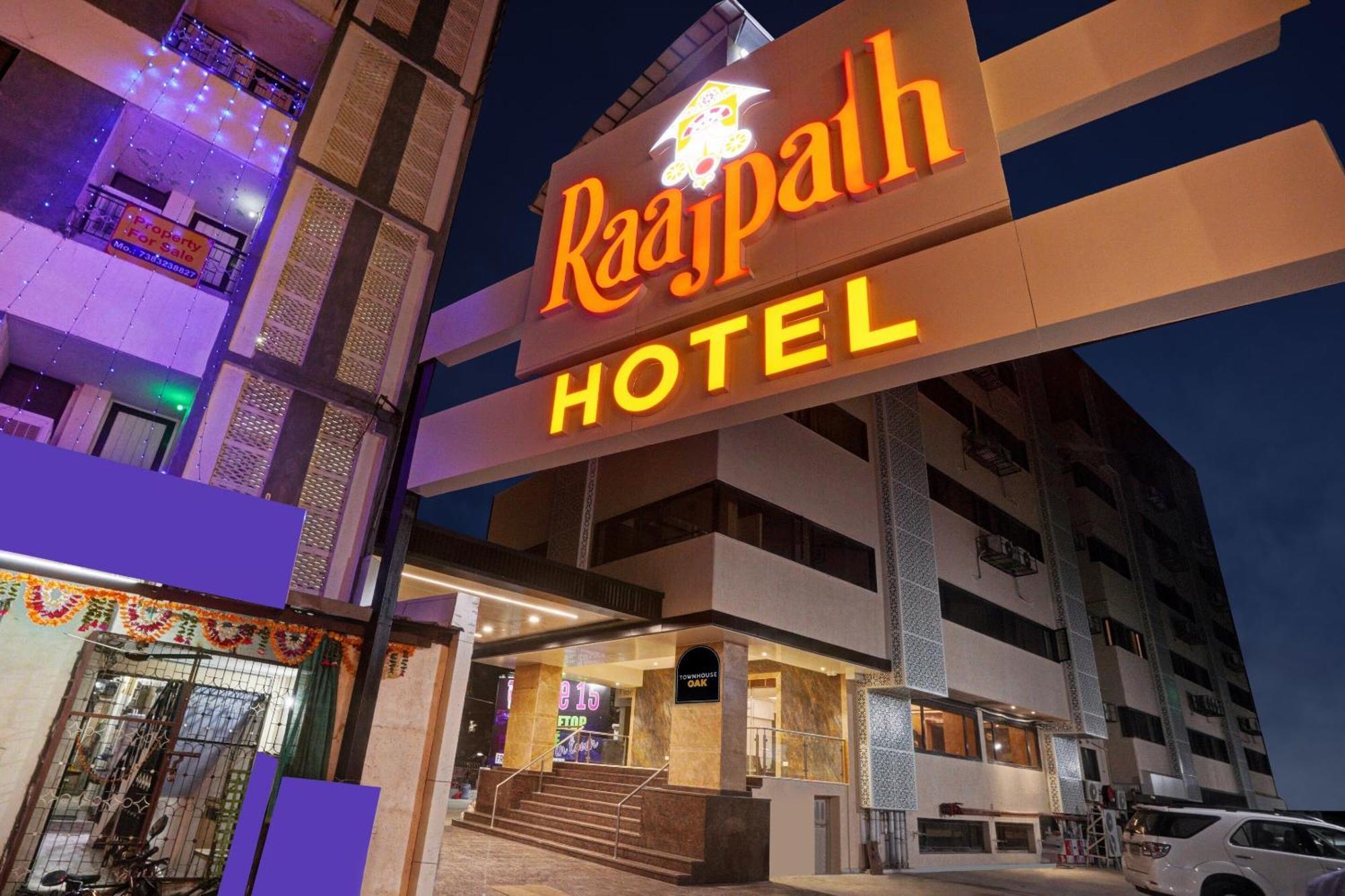 Clubhouse Hotel Raajpath Вадодара Екстер'єр фото